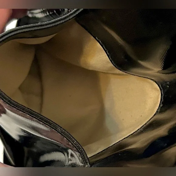 Tory Burch Black Patent Leather Logo Tote - EUC. - Picture 13 of 16